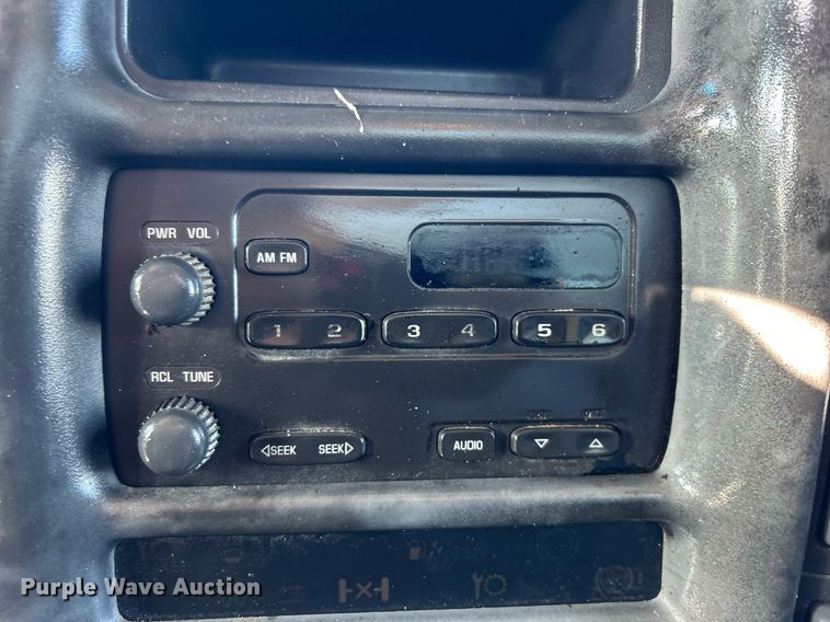 image for item OI9531 2007 GMC  C7500 box truck