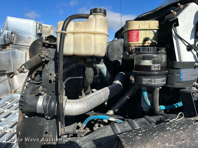 image for item OI9531 2007 GMC  C7500 box truck