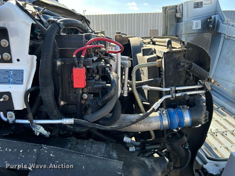 image for item OI9531 2007 GMC  C7500 box truck