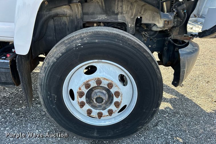 image for item OI9531 2007 GMC  C7500 box truck