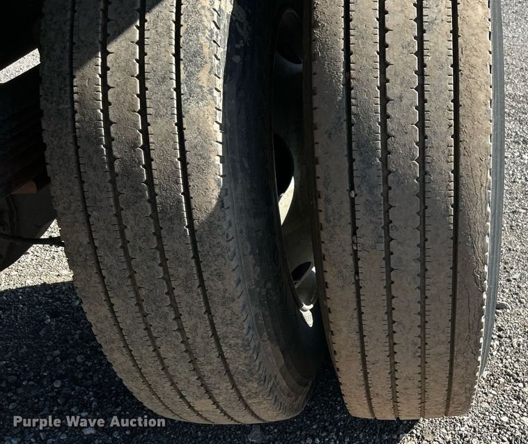 image for item OI9531 2007 GMC  C7500 box truck