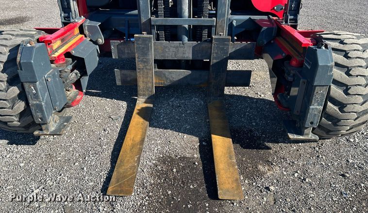 image for item OI9533 2015 Moffett M8 55.4 forklift