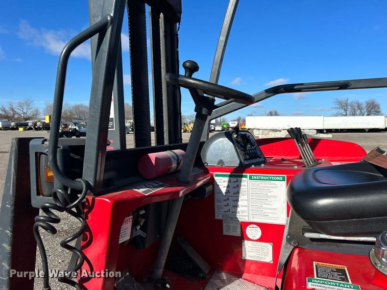 image for item OI9533 2015 Moffett M8 55.4 forklift