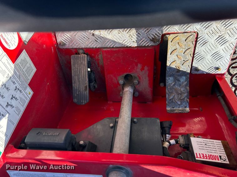 image for item OI9533 2015 Moffett M8 55.4 forklift