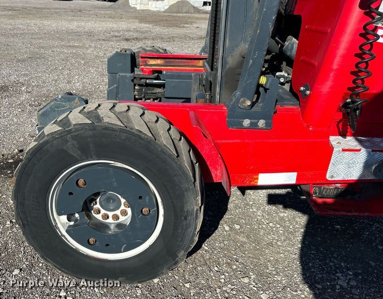 image for item OI9533 2015 Moffett M8 55.4 forklift