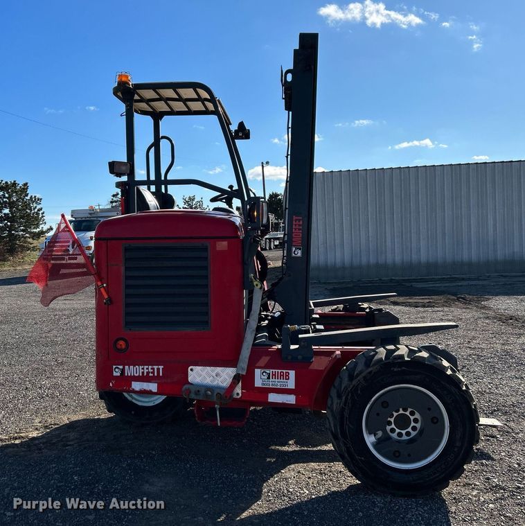 image for item OI9535 2015 Moffett  M8 55.4 forklift