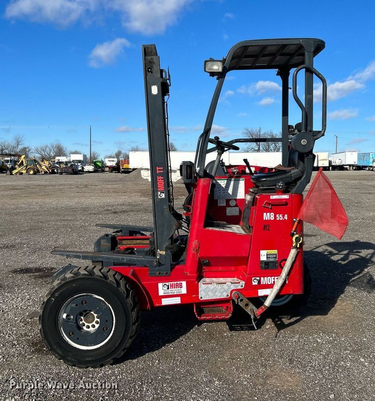 image for item OI9535 2015 Moffett  M8 55.4 forklift