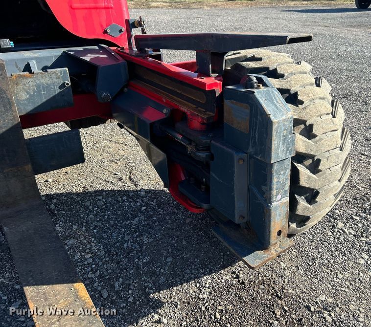 image for item OI9535 2015 Moffett  M8 55.4 forklift