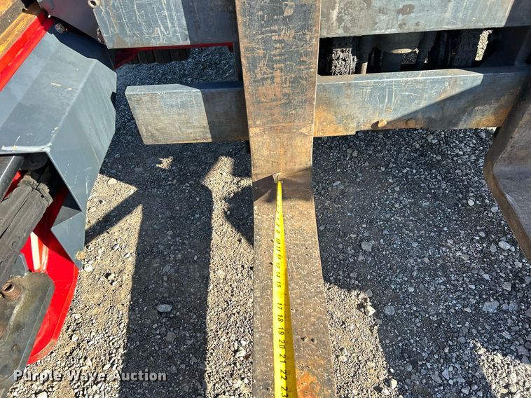 image for item OI9535 2015 Moffett  M8 55.4 forklift