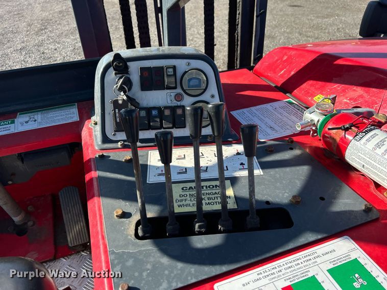 image for item OI9535 2015 Moffett  M8 55.4 forklift