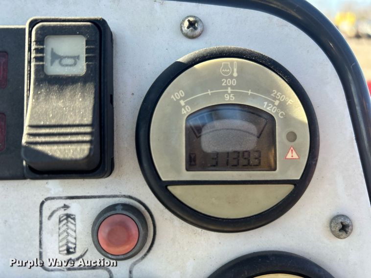 image for item OI9535 2015 Moffett  M8 55.4 forklift