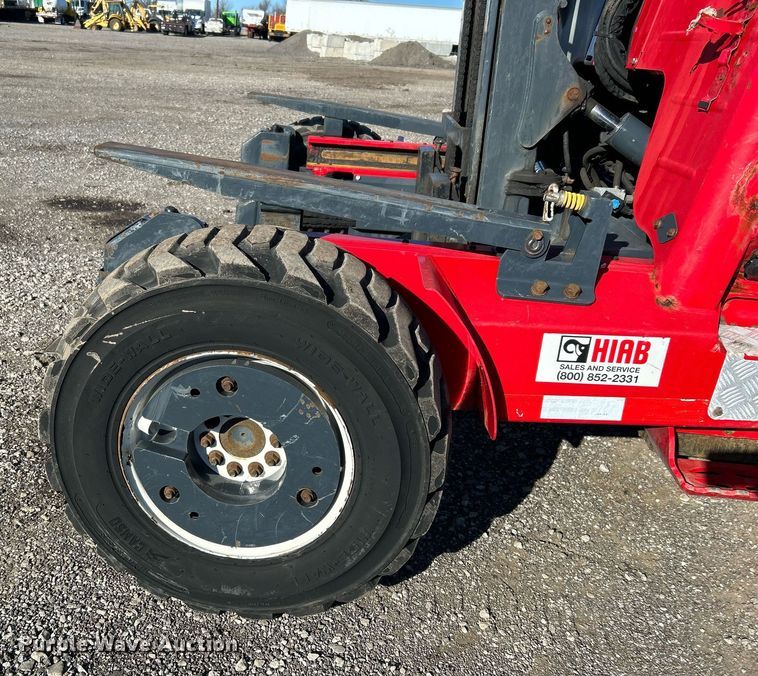 image for item OI9535 2015 Moffett  M8 55.4 forklift