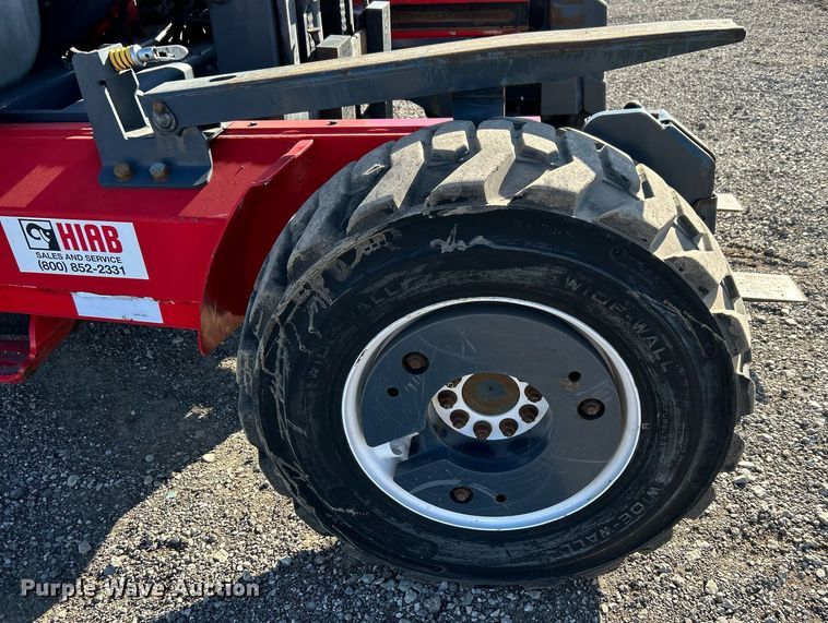 image for item OI9535 2015 Moffett  M8 55.4 forklift