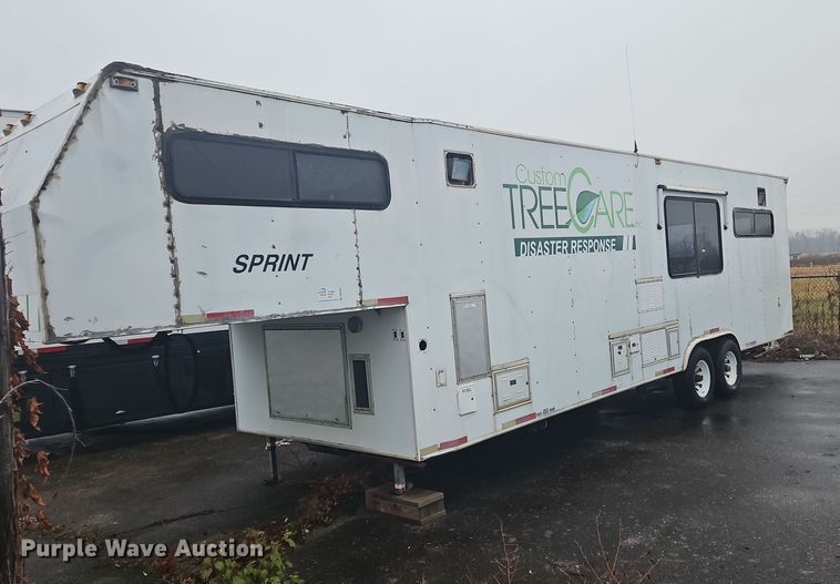 image for item OJ9710 2000 Progressive  PSG21034 camper