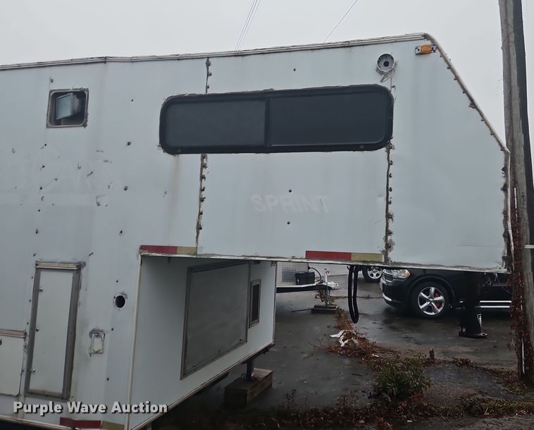 image for item OJ9710 2000 Progressive  PSG21034 camper