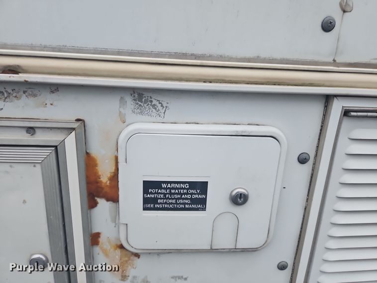 image for item OJ9710 2000 Progressive  PSG21034 camper