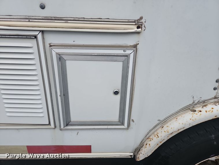 image for item OJ9710 2000 Progressive  PSG21034 camper