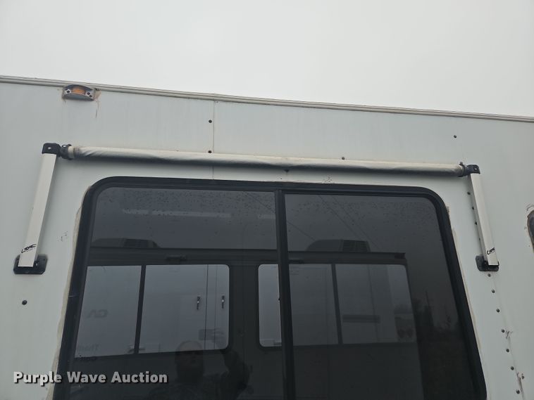 image for item OJ9710 2000 Progressive  PSG21034 camper