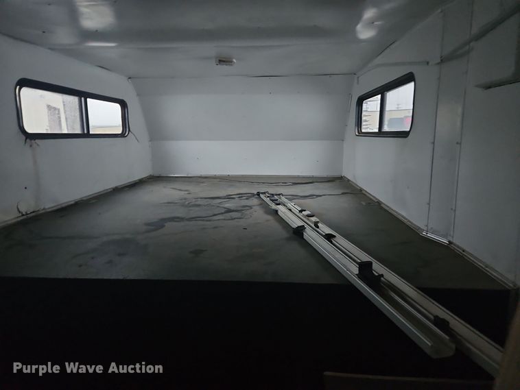 image for item OJ9710 2000 Progressive  PSG21034 camper