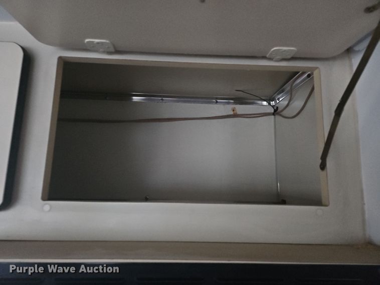 image for item OJ9710 2000 Progressive  PSG21034 camper