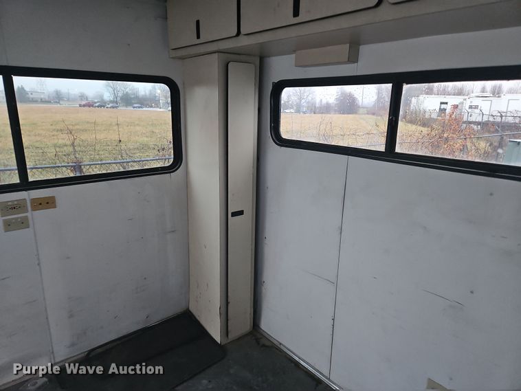 image for item OJ9710 2000 Progressive  PSG21034 camper