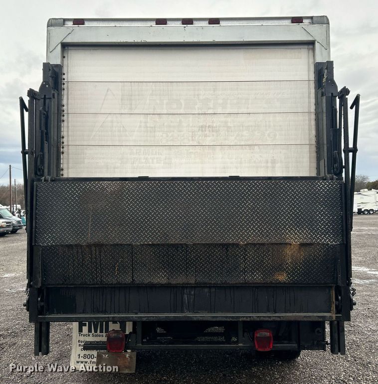 image for item OM9225 2005 GMC T6500 box truck