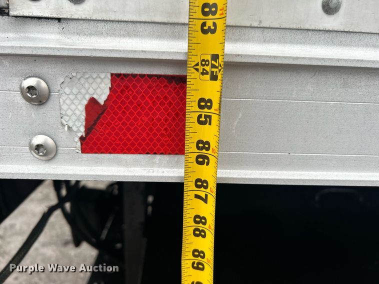 image for item OM9225 2005 GMC T6500 box truck