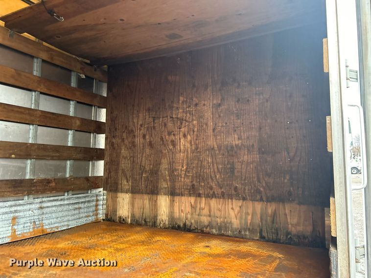 image for item OM9225 2005 GMC T6500 box truck