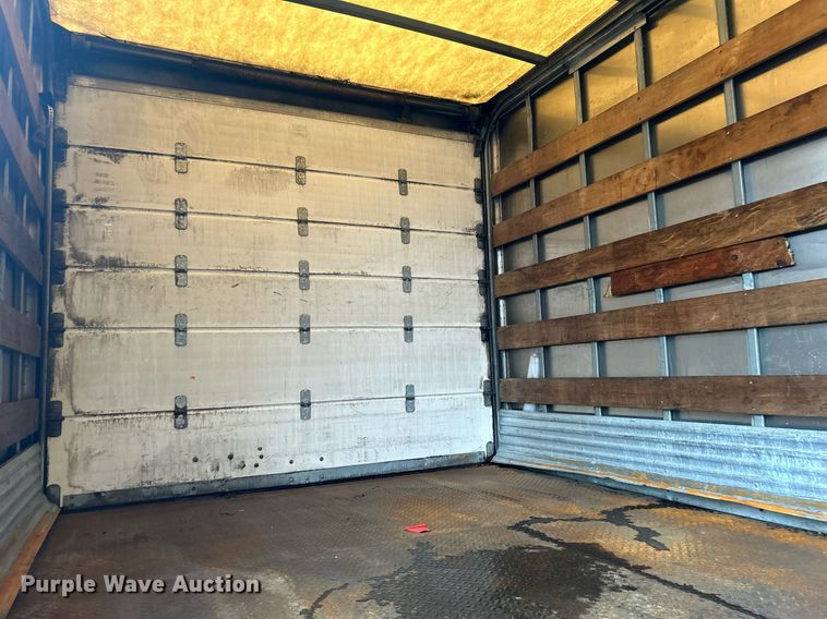 image for item OM9225 2005 GMC T6500 box truck