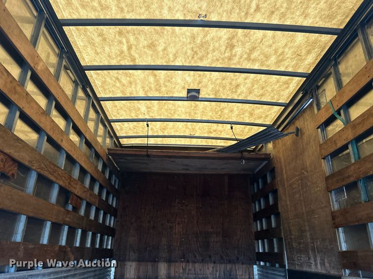 image for item OM9225 2005 GMC T6500 box truck