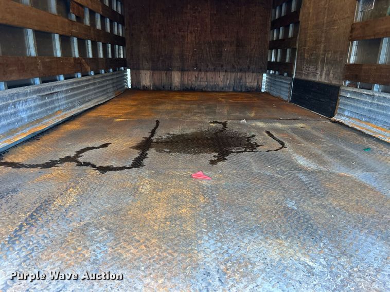 image for item OM9225 2005 GMC T6500 box truck