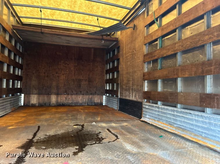 image for item OM9225 2005 GMC T6500 box truck