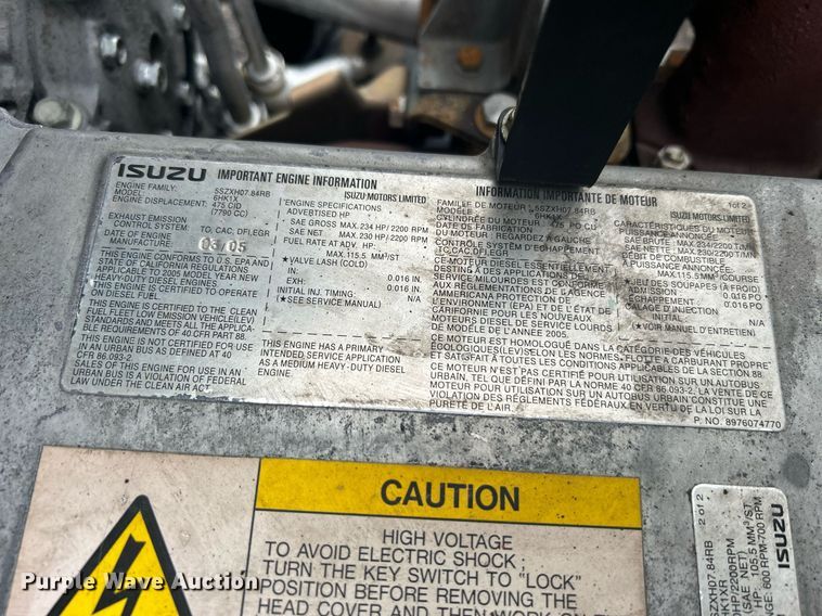 image for item OM9225 2005 GMC T6500 box truck