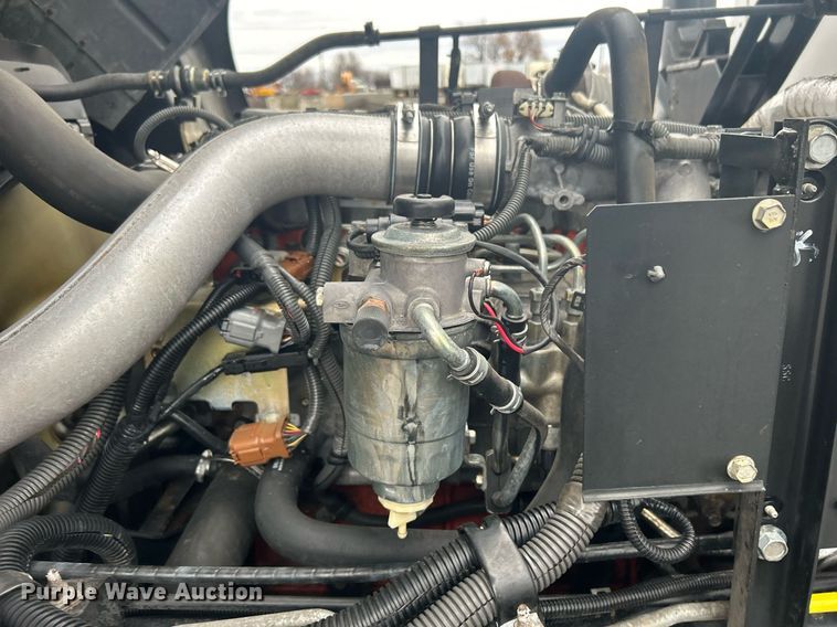 image for item OM9225 2005 GMC T6500 box truck