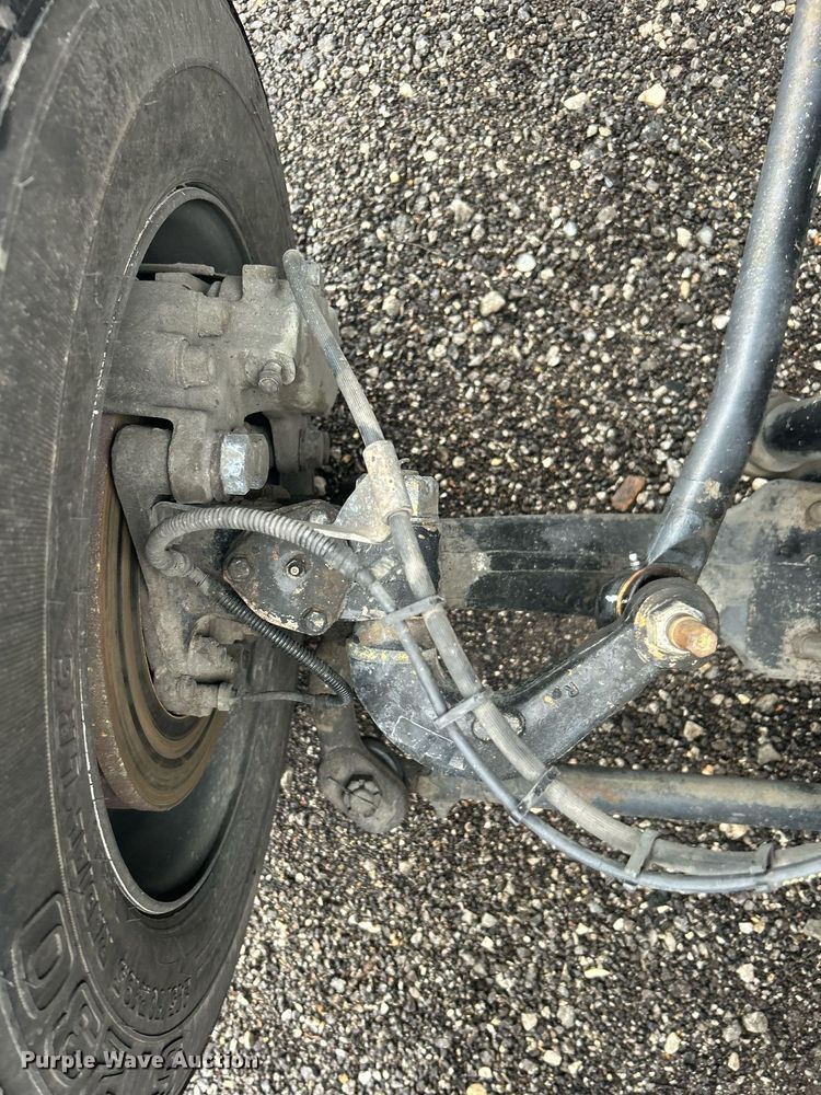 image for item OM9225 2005 GMC T6500 box truck