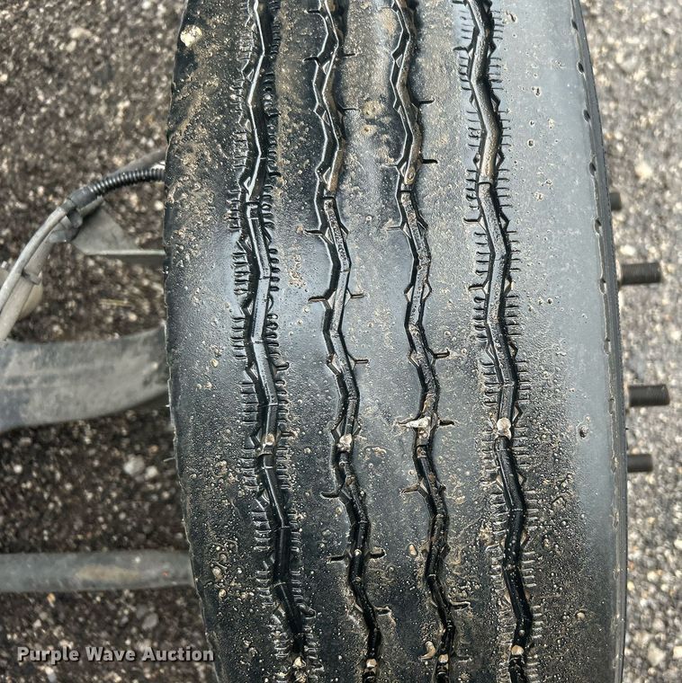 image for item OM9225 2005 GMC T6500 box truck