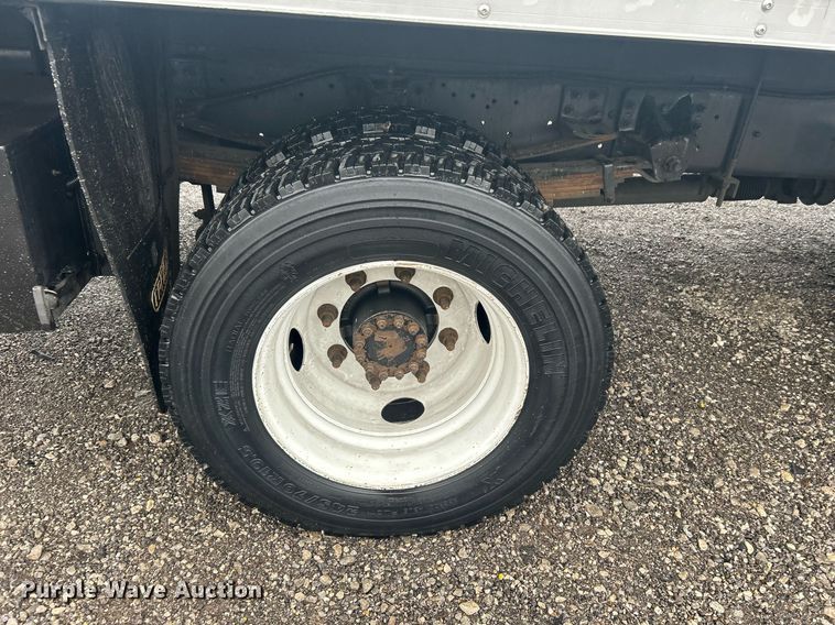 image for item OM9225 2005 GMC T6500 box truck