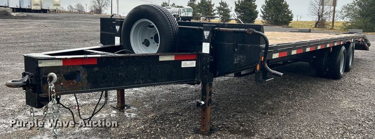 image for item OM9227 2009 Top Hat equipment trailer