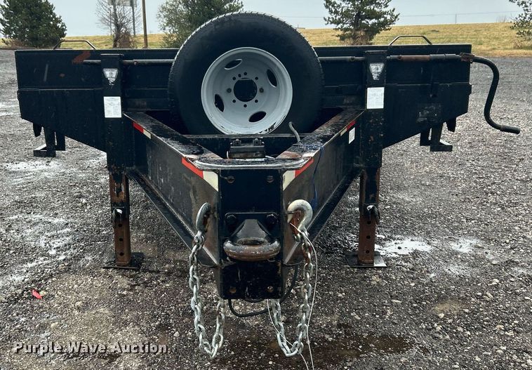 image for item OM9227 2009 Top Hat equipment trailer