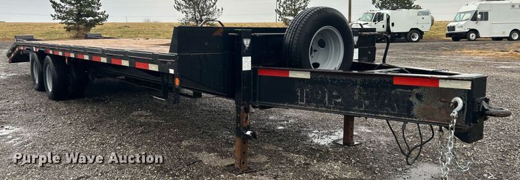 image for item OM9227 2009 Top Hat equipment trailer