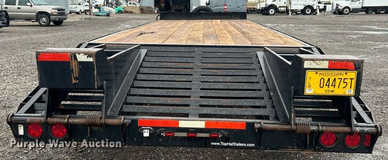 image for item OM9227 2009 Top Hat equipment trailer