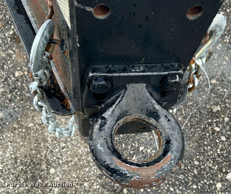 image for item OM9227 2009 Top Hat equipment trailer