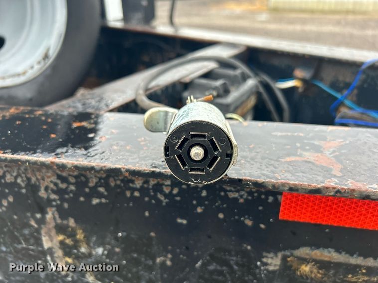 image for item OM9227 2009 Top Hat equipment trailer