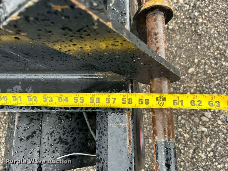 image for item OM9227 2009 Top Hat equipment trailer