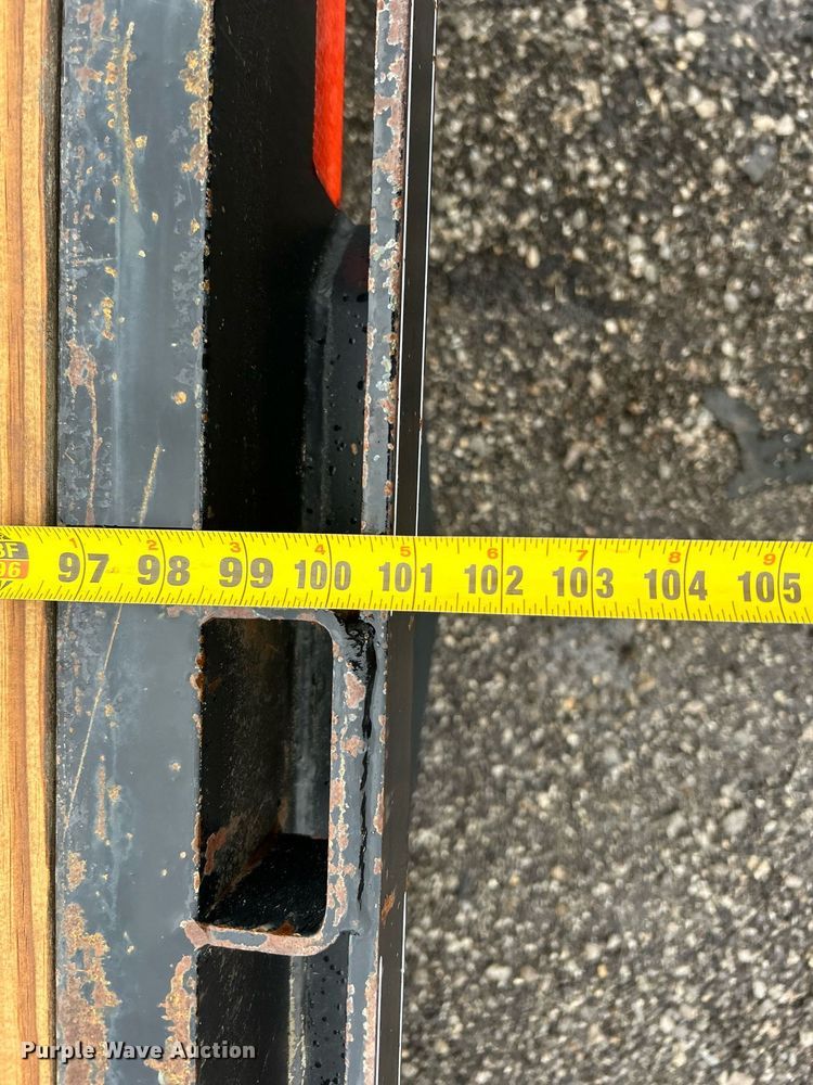 image for item OM9227 2009 Top Hat equipment trailer