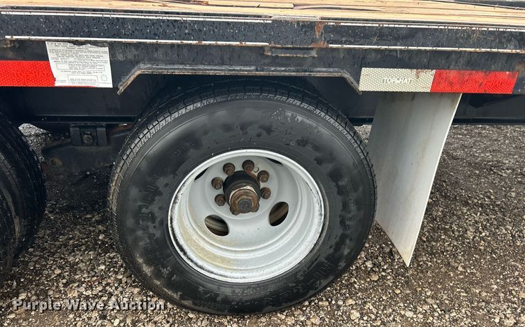 image for item OM9227 2009 Top Hat equipment trailer