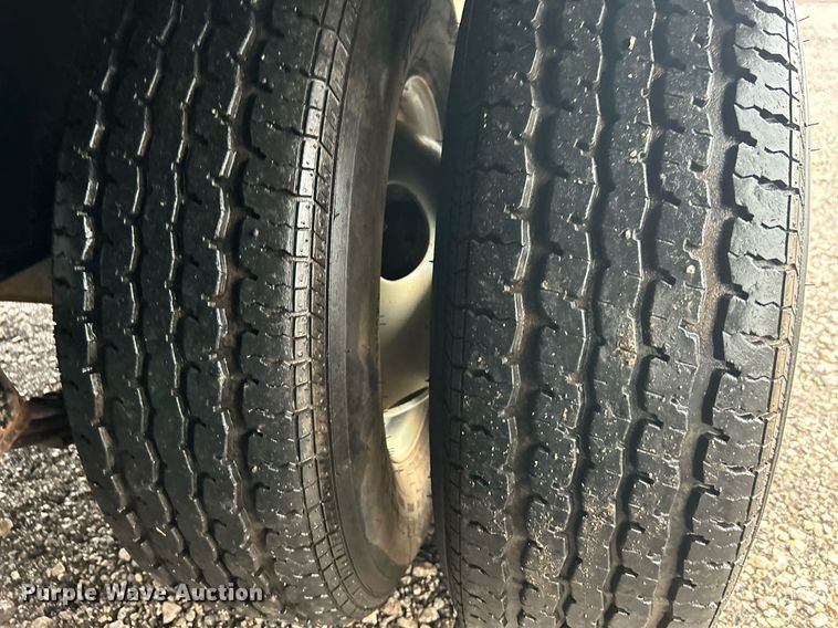 image for item OM9227 2009 Top Hat equipment trailer