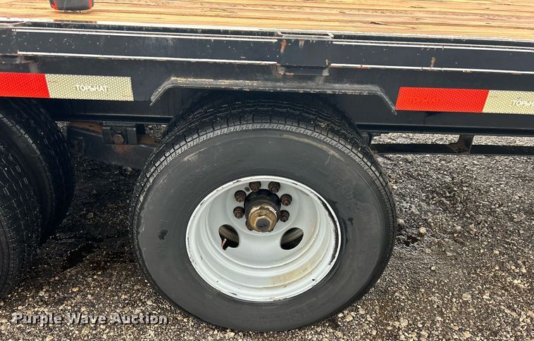 image for item OM9227 2009 Top Hat equipment trailer