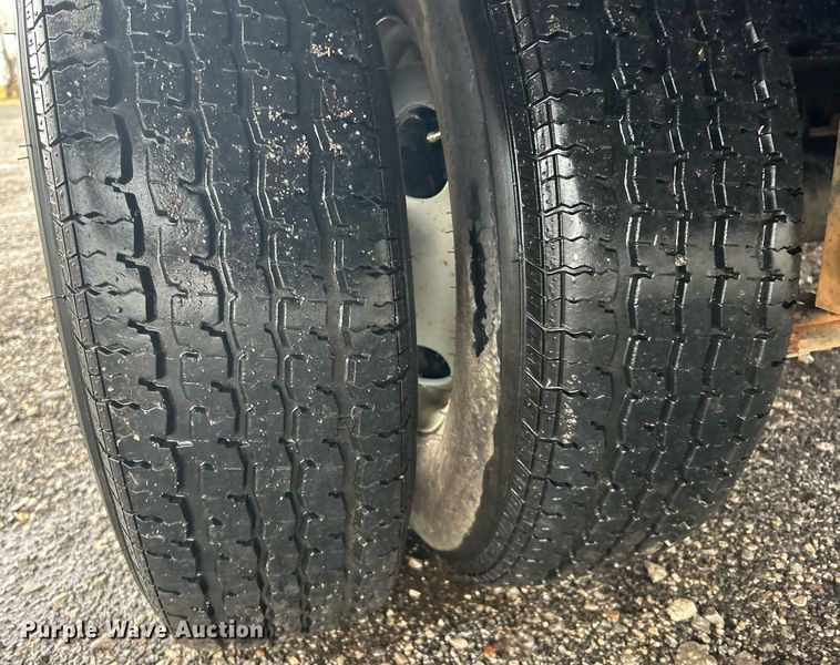 image for item OM9227 2009 Top Hat equipment trailer