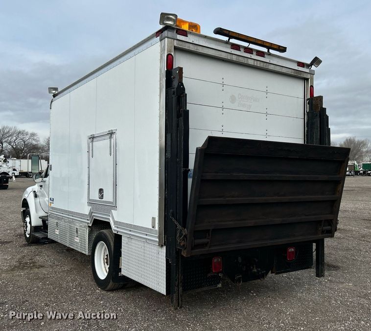 image for item OM9233 2005 Ford F650 Super Duty service truck